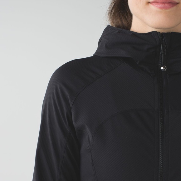 Lululemon In Flux Jacket, Black, Size 4 - Picture 8 of 10
